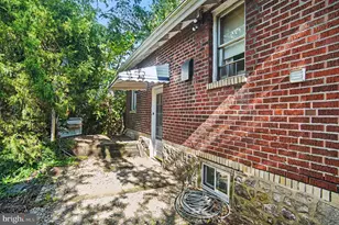 1701 New Hope St, Norristown, PA 19401 - Photo 10