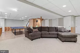 708 Castlewood Dr, Dresher, PA 19025 - Photo 38