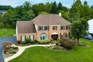 708 Castlewood Dr, Dresher, PA 19025 - Photo 2