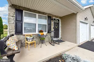 720 Montgomery Ave, Pennsburg, PA 18073 - Photo 2