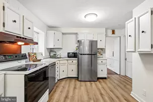 1221 Montgomery Ave, Wynnewood, PA 19096 - Photo 12