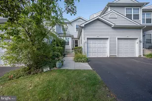 19 Victoria Cir, Collegeville, PA 19426 - Photo 2