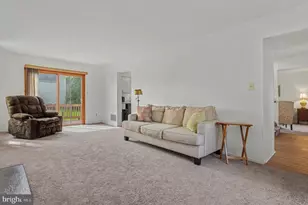 308 Hampton Cir, Gilbertsville, PA 19525 - Photo 8