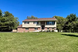 129 Graterford Rd, Schwenksville, PA 19473 - Photo 2