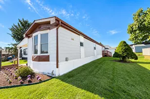 303 Meadow Ct, North Wales, PA 19454 - Photo 4