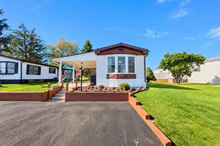 303 Meadow Ct, North Wales, PA 19454 - Photo 2