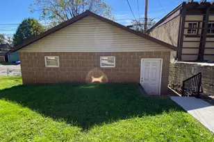 808 E High St, Pottstown, PA 19464 - Photo 2