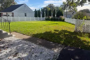 3898 Round Meadow Ln, Hatboro, PA 19040 - Photo 16