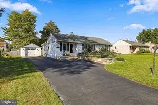 1027 Cardinal Rd, Audubon, PA 19403 - Photo 2