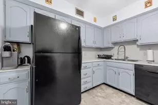 10611 Valley Forge Cir, King of Prussia, PA 19406 - Photo 8