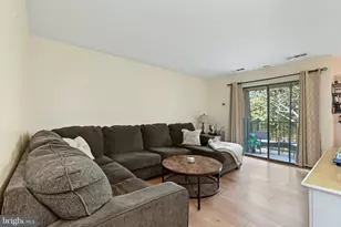 602 Meadowview Ln, Mont Clare, PA 19453 - Photo 2