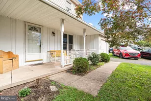 2835 N Ford Dr, Hatfield, PA 19440 - Photo 2