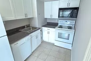 500 Manor House Ln, Willow Grove, PA 19090 - Photo 4