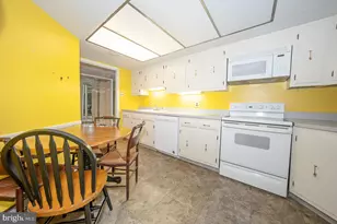 1219 W Wynnewood Rd, Wynnewood, PA 19096 - Photo 16