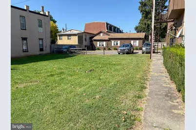 261 N. York Street #E, Pottstown, PA 19464 - Photo 12