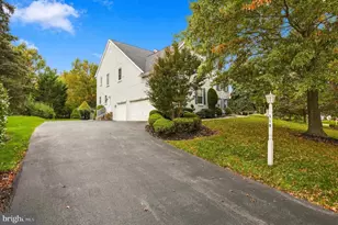 110 Somerset Dr, Blue Bell, PA 19422 - Photo 4