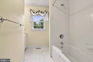 110 Somerset Dr, Blue Bell, PA 19422 - Photo 28