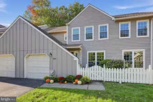 288 Tulip Tree Ct, Blue Bell, PA 19422 - Photo 2
