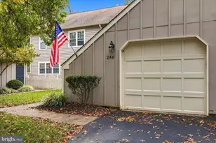 246 Tulip Tree Ct, Blue Bell, PA 19422 - Photo 2