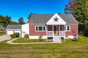 2951 N Charlotte St, Gilbertsville, PA 19525 - Photo 1