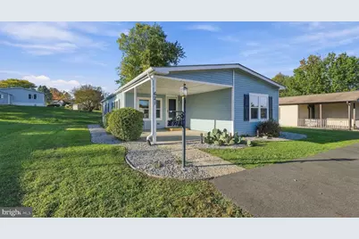 621 Pheasant Run, North Wales, PA 19454 - Photo 2