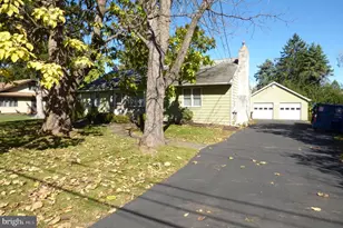 725 Garfield Ave, Lansdale, PA 19446 - Photo 1