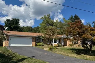 360 Holiday Ln, Lewistown, PA 17044 - Photo 2