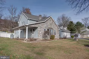 221 Cliffside Dr, Lewistown, PA 17044 - Photo 2