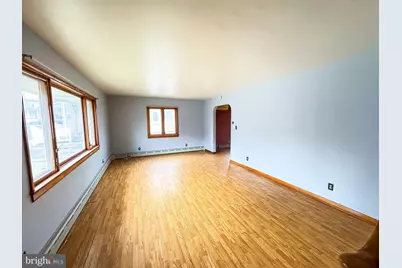 220 W 5th Street, Lewistown, PA 17044 - Photo 2