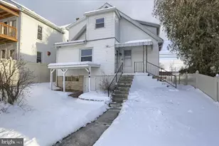 425 E Walnut St, Lewistown, PA 17044 - Photo 2