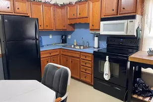 36 Railroad St, Lewistown, PA 17044 - Photo 2