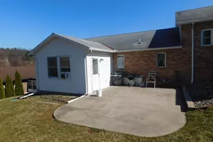 14 Kristi Ln, Lewistown, PA 17044 - Photo 2