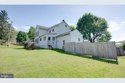 611 E Freedom Avenue, Burnham, PA 17009 - Photo 4