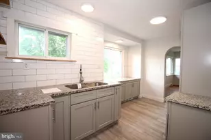 609 Harvard St, Lewistown, PA 17044 - Photo 8