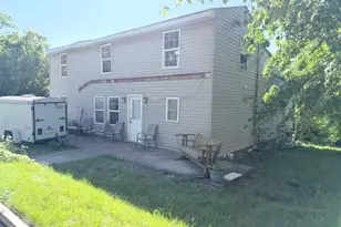 539 Highland Ave, Burnham, PA 17009 - Photo 2