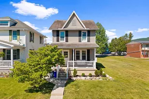 521 S Wayne St, Lewistown, PA 17044 - Photo 2
