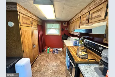421 E Freedom Avenue, Burnham, PA 17009 - Photo 4