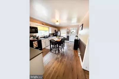 425 E Freedom Avenue, Burnham, PA 17009 - Photo 16
