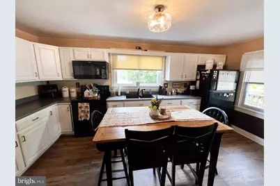 425 E Freedom Avenue, Burnham, PA 17009 - Photo 20