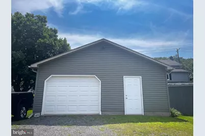 425 E Freedom Avenue, Burnham, PA 17009 - Photo 8