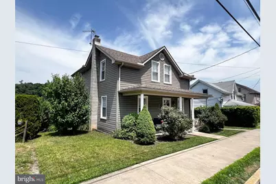 425 E Freedom Avenue, Burnham, PA 17009 - Photo 4