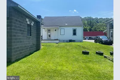 831 E Walnut Street, Lewistown, PA 17044 - Photo 2