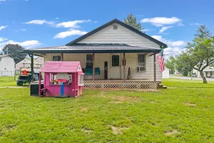 58 Center St, Milroy, PA 17063 - Photo 6