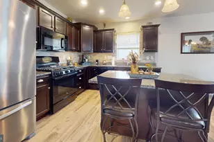 42 Cambridge Ln, Lewistown, PA 17044 - Photo 4