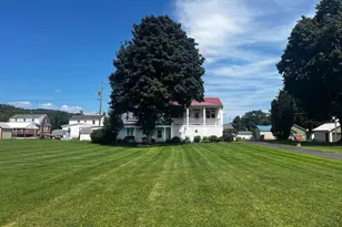 24 Laurel St, Lewistown, PA 17044 - Photo 2