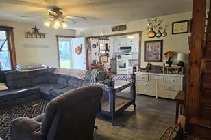 126 College Ave, Milroy, PA 17063 - Photo 6
