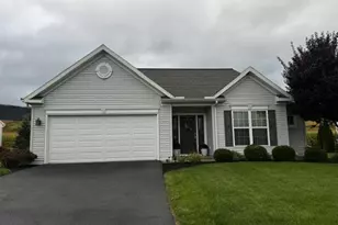 21 Cambridge Ln, Lewistown, PA 17044 - Photo 2
