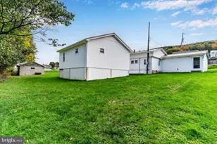 435 1st Ave, Burnham, PA 17009 - Photo 24