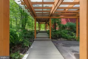 310 Hunters Farm Rd, Henryville, PA 18332 - Photo 8