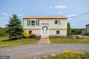 924 Hell Hollow Rd, Kunkletown, PA 18058 - Photo 2